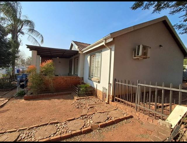2 BEDROOM TOWNHOUSE FOR SALE IN AMANDASIG